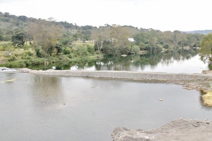 Grave contaminación de cuerpos de agua Vanguardia de