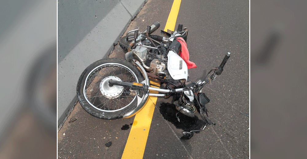 Motociclista pierde la vida en aparatoso accidente en Acayucan